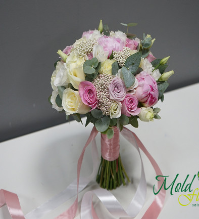 Bridal bouquet with pink roses, peonies, and white eustoma photo 394x433
